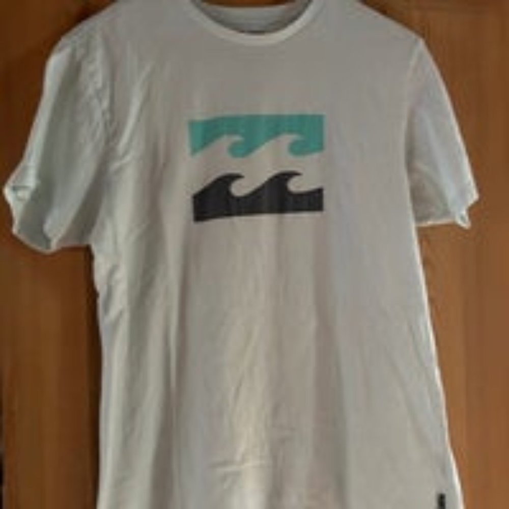 Billabong unisex Tshirt medium 100% Cotton. Preshrunk